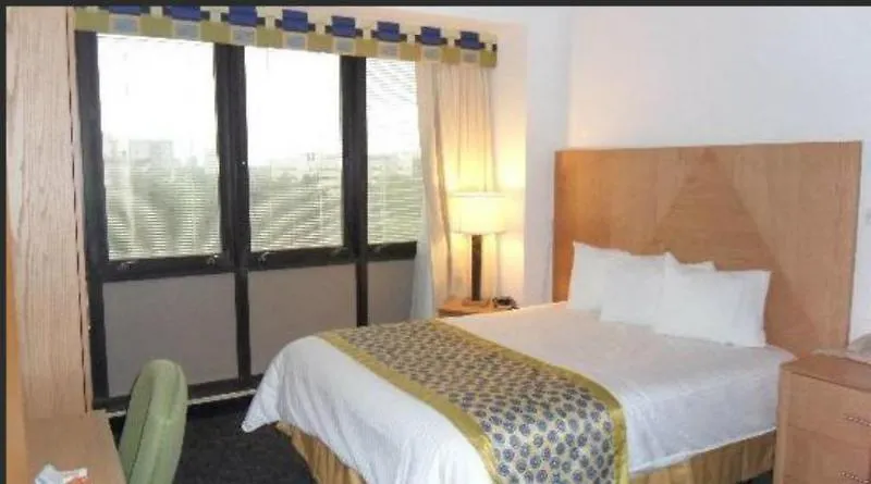 Howard Johnson By Wyndham San Juan Centro Cardiovascular Puerto Rico